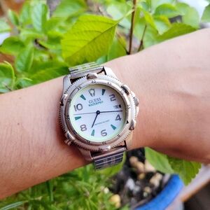 Vintage Guess Waterpro Classic Silver Womens Womans Analog Chunky Calendar Watch